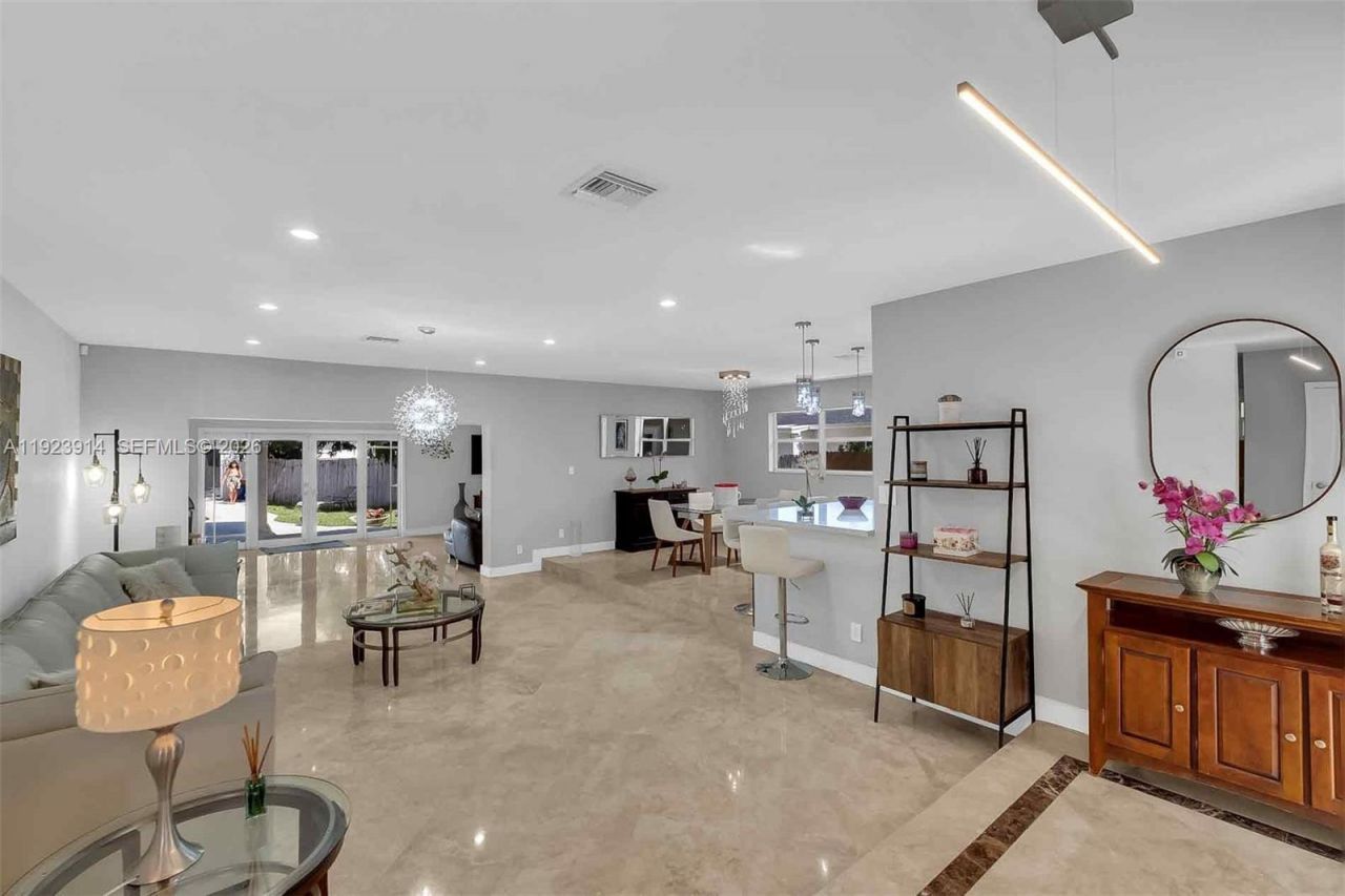 461 NE 115th St, Miami, FL 33161 Photo