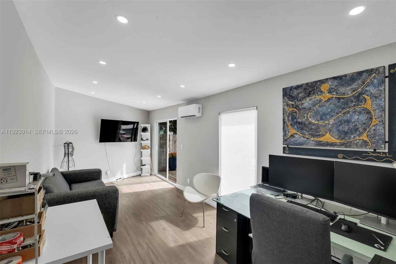 461 NE 115th St, Miami, FL 33161 Photo