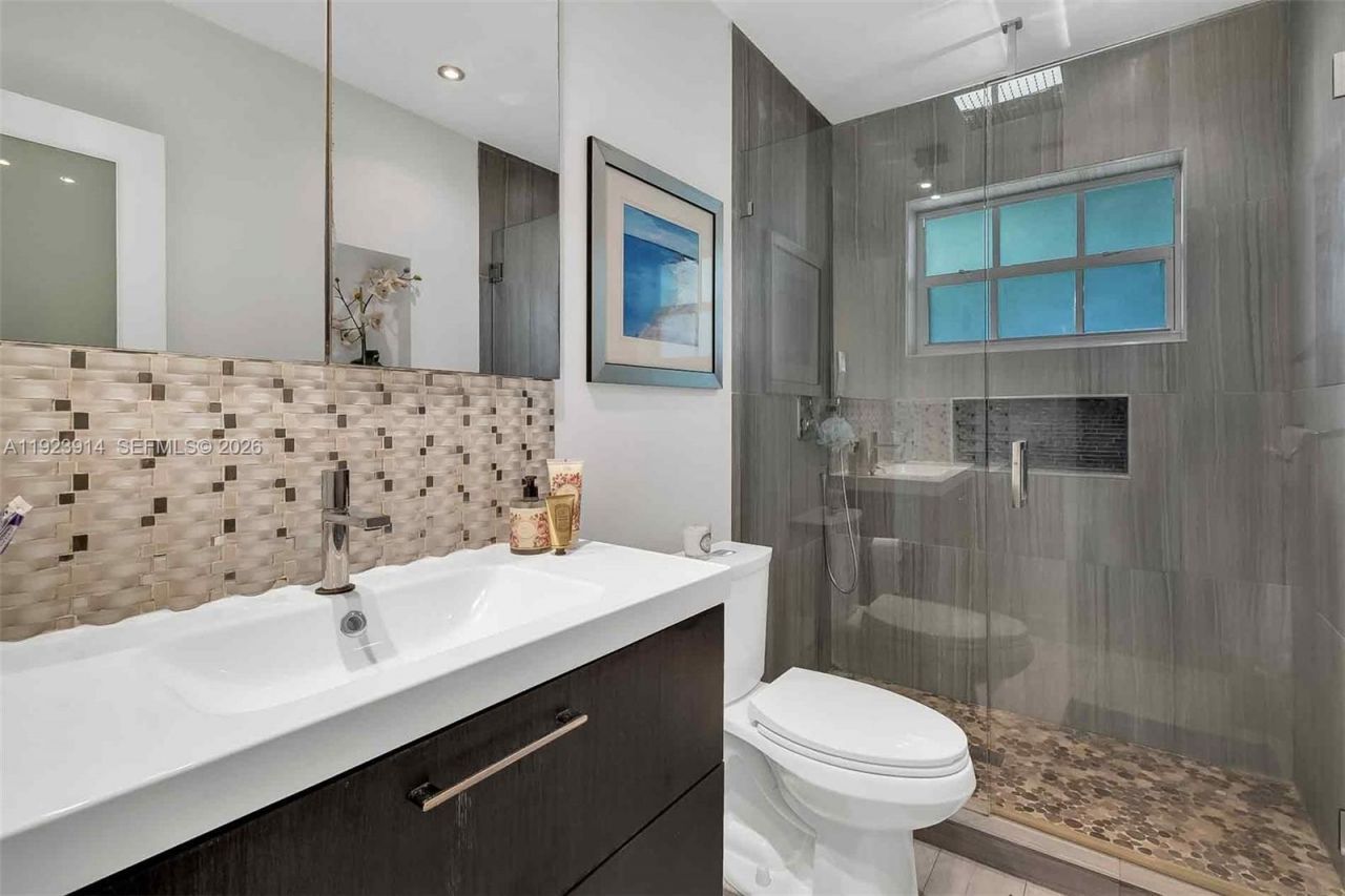 461 NE 115th St, Miami, FL 33161 Photo