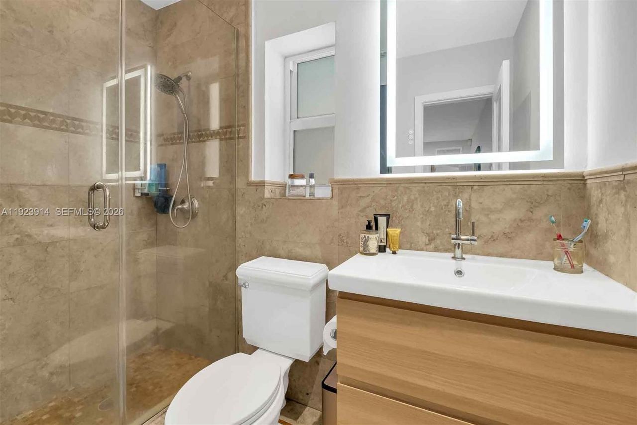 461 NE 115th St, Miami, FL 33161 Photo