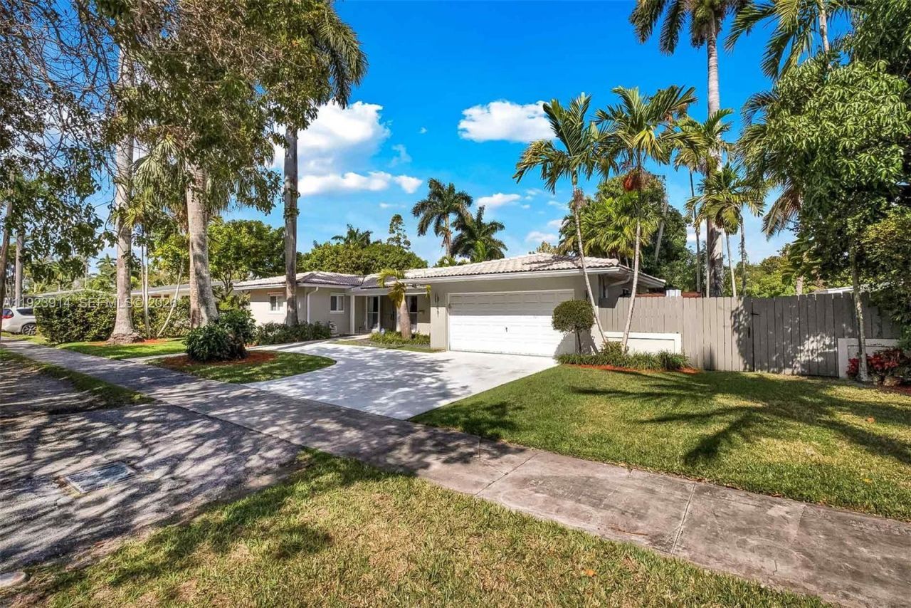 461 NE 115th St, Miami, FL 33161 Photo