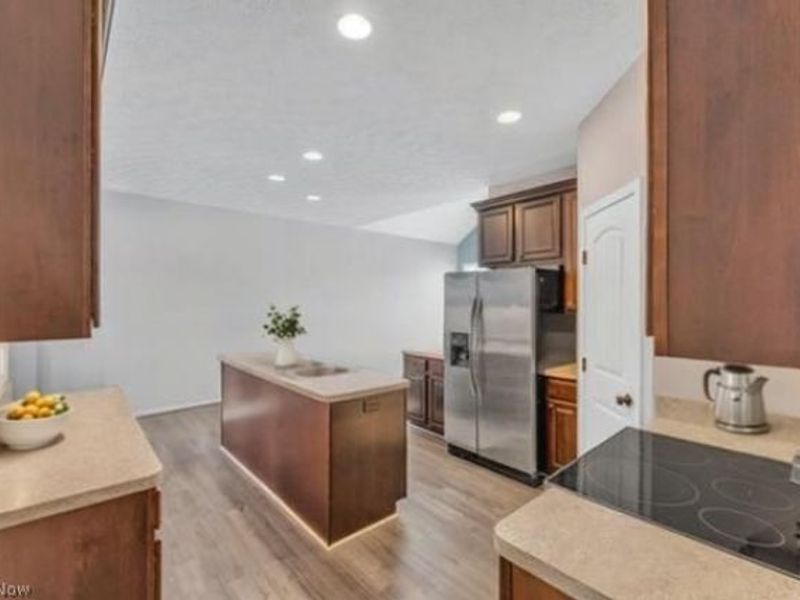 1482 Barrymore Lane, Wadsworth, OH 44281 Photo 3