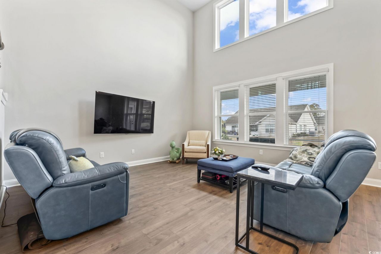 376 Mikita Dr. Photo 16