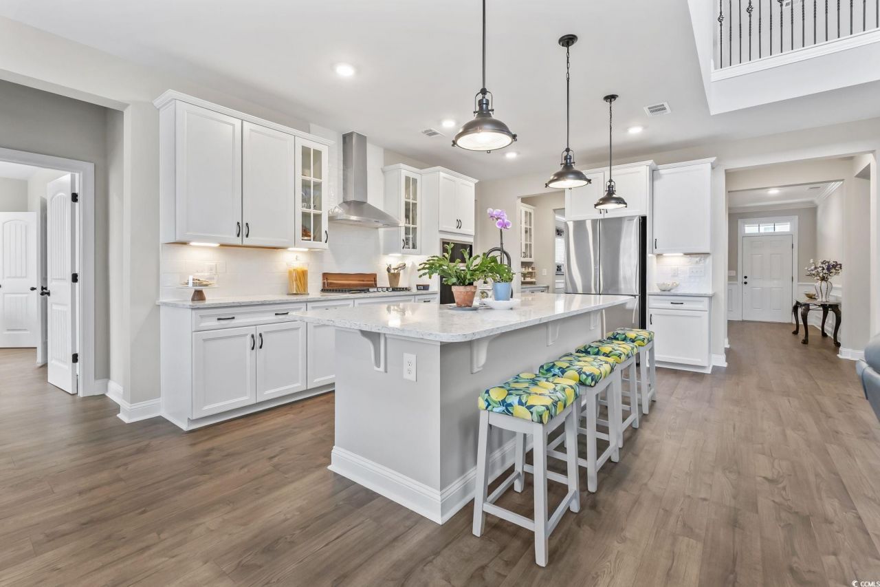 376 Mikita Dr. Photo 8