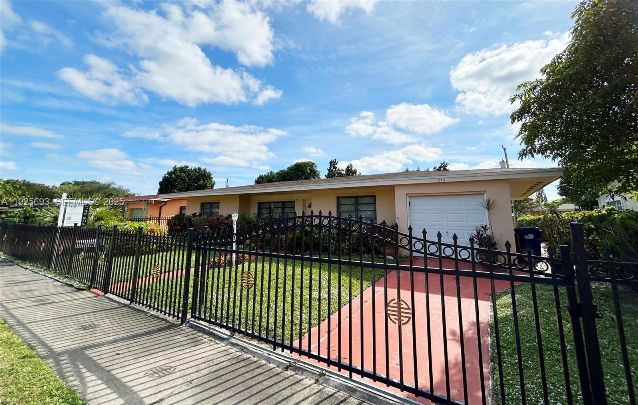 1140 NE 204th St, Miami, FL 33179 Photo