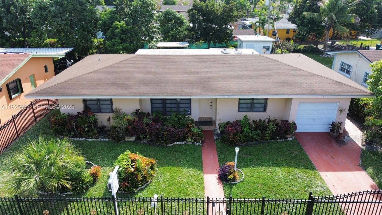 1140 NE 204th St, Miami, FL 33179 Photo