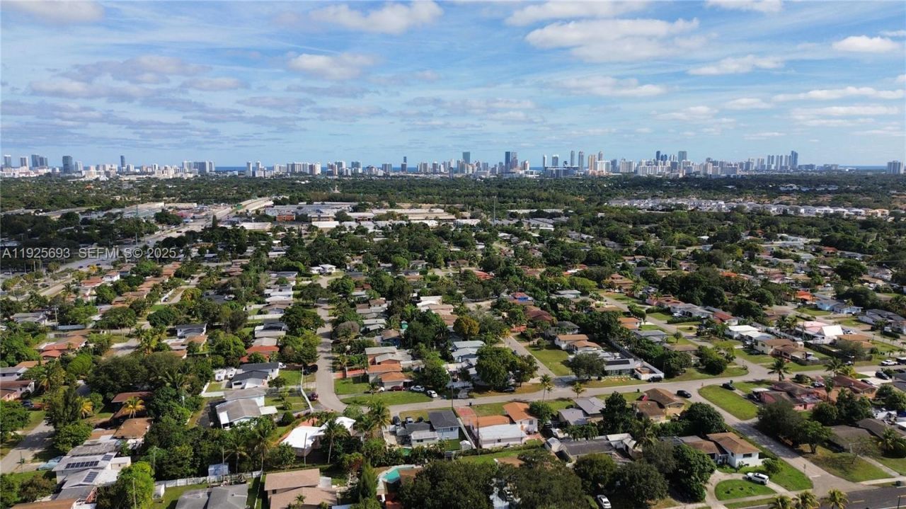 1140 NE 204th St, Miami, FL 33179 Photo