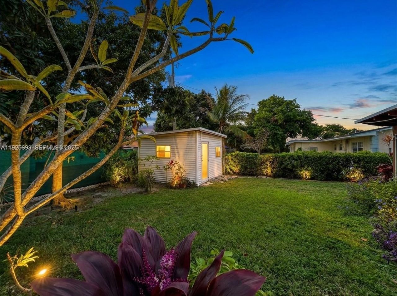 1140 NE 204th St, Miami, FL 33179 Photo