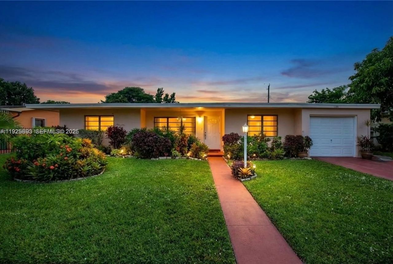 1140 NE 204th St, Miami, FL 33179 Photo