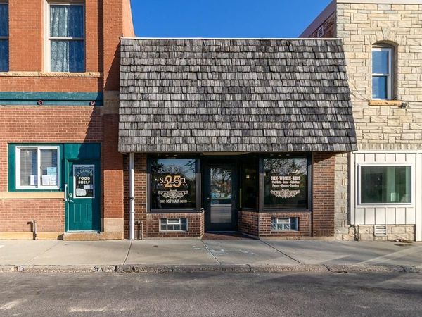 25 S Park Avenue, Le Center, MN 56057