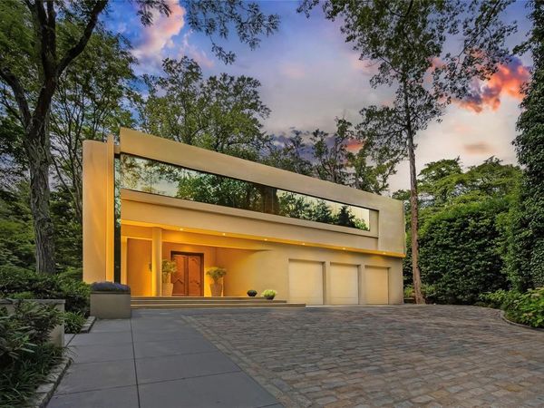 7 Folie Court, Manhasset, NY 11030