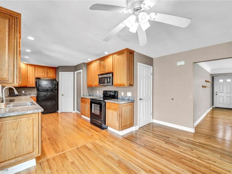 4523 Oakes Road, Brecksville, OH 44141 Photo 12