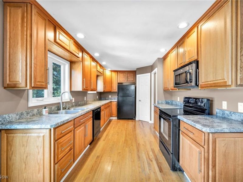 4523 Oakes Road, Brecksville, OH 44141 Photo 9