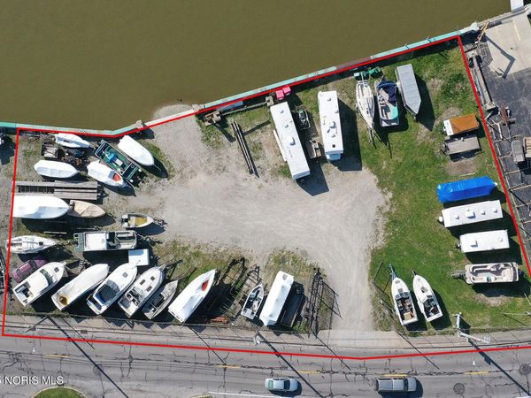 5962 Edgewater Drive, Toledo, OH 43611