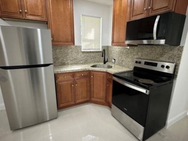 2312 Cleveland Street, Unit 2312, Hollywood, FL 33020