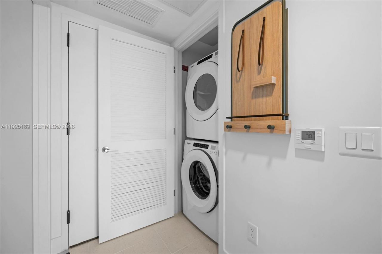 159 NE 6th St, Unit 3810, Miami, FL 33132 Photo