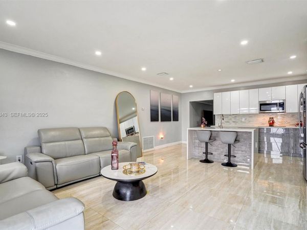 631 E 53rd St, Hialeah, FL 33013