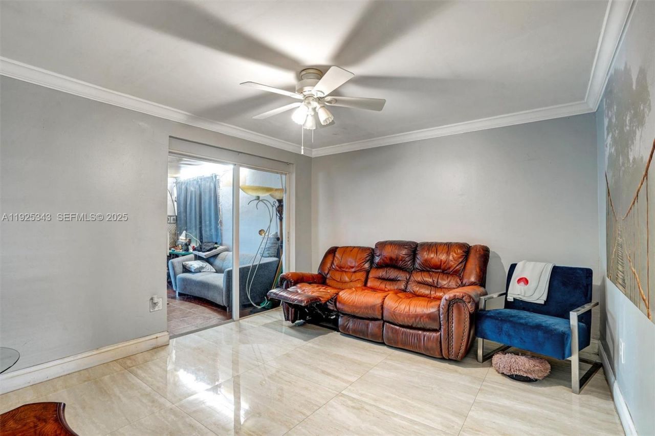 631 E 53rd St, Hialeah, FL 33013 Photo