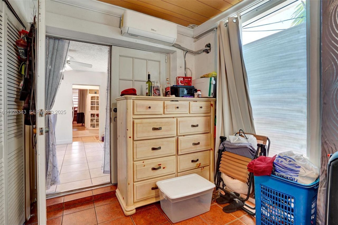 631 E 53rd St, Hialeah, FL 33013 Photo