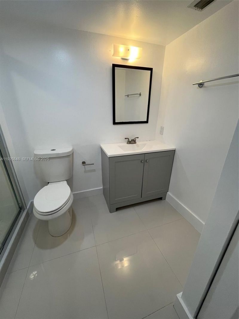 20505 E Country Club Dr, Unit 2132, Aventura, FL 33180 Photo