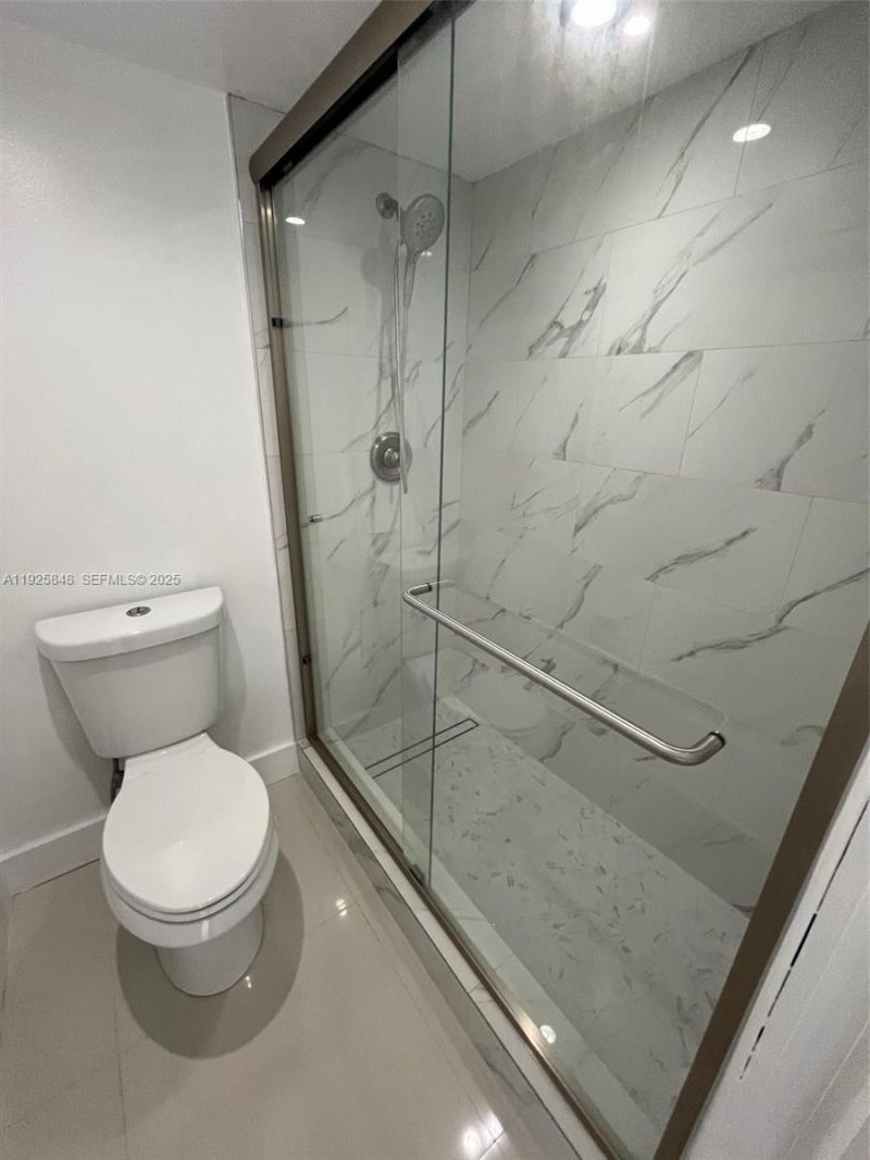 20505 E Country Club Dr, Unit 2132, Aventura, FL 33180 Photo