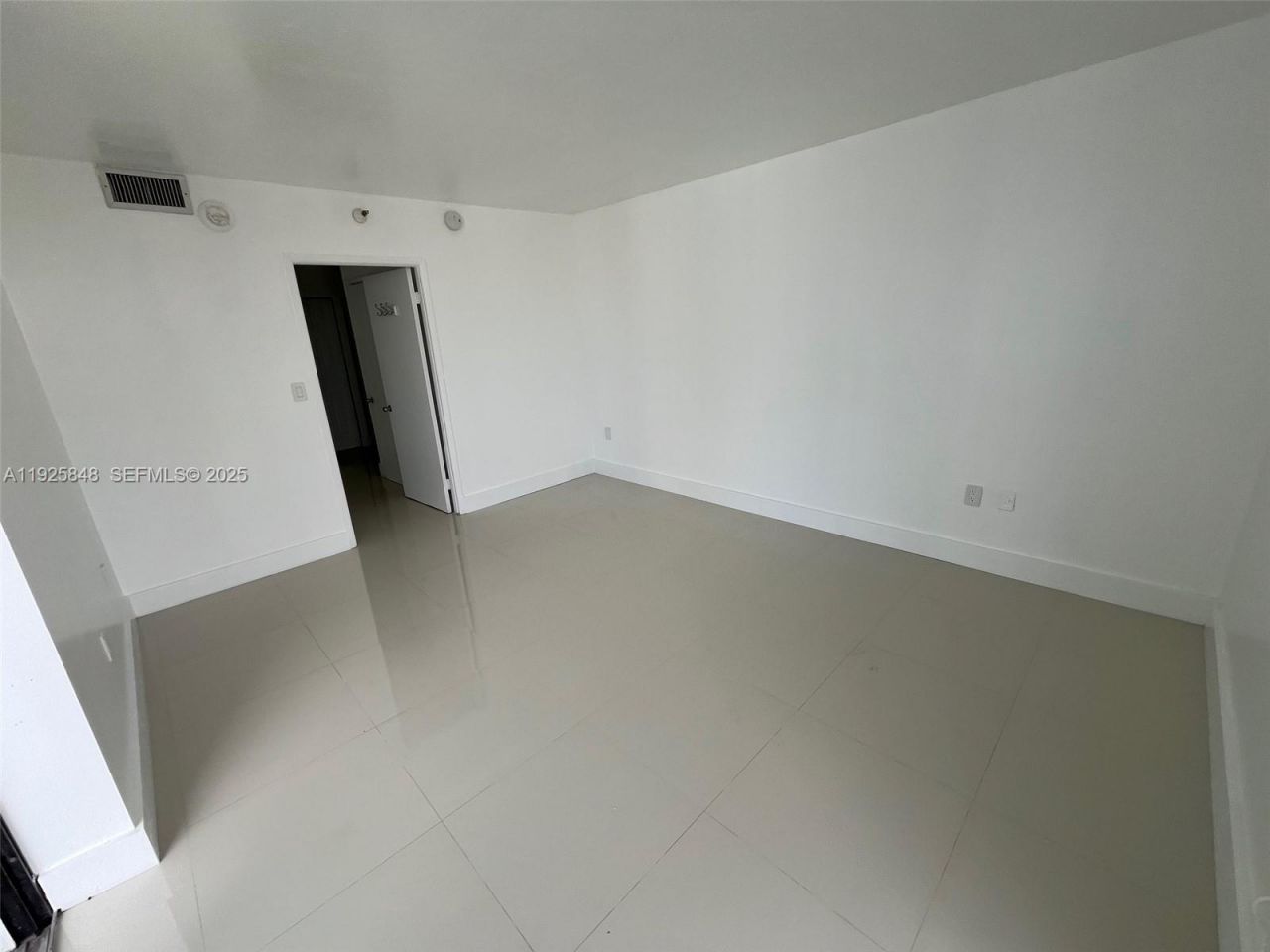 20505 E Country Club Dr, Unit 2132, Aventura, FL 33180 Photo