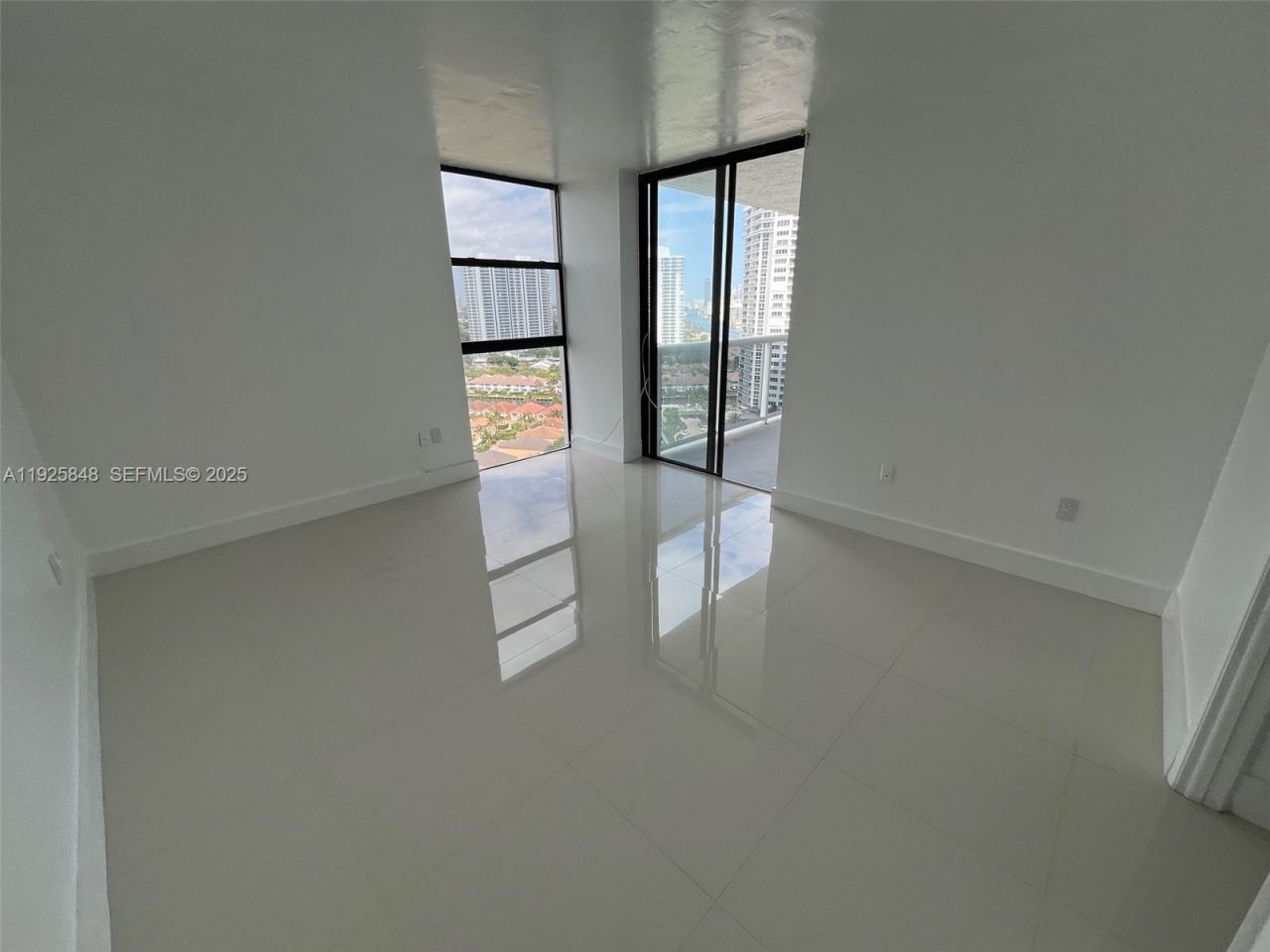 20505 E Country Club Dr, Unit 2132, Aventura, FL 33180 Photo