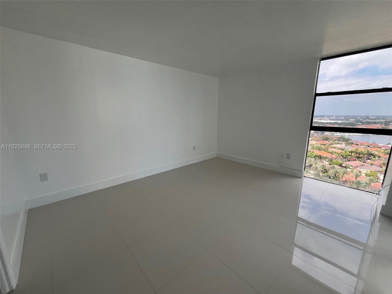 20505 E Country Club Dr, Unit 2132, Aventura, FL 33180 Photo