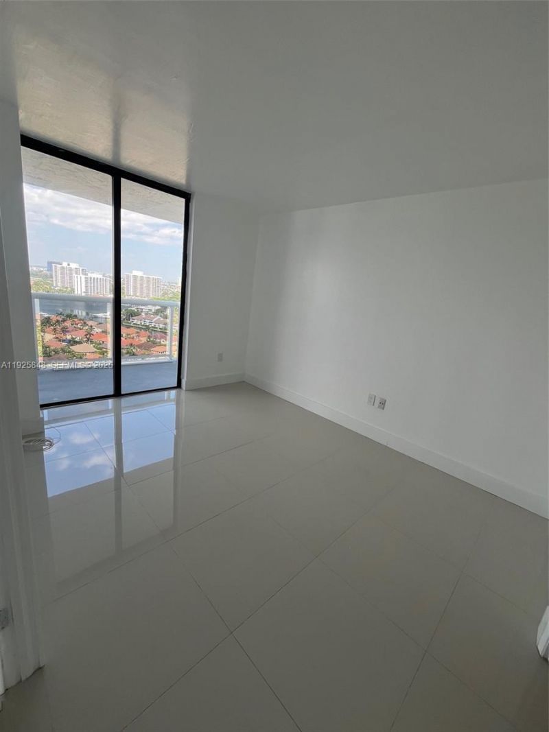 20505 E Country Club Dr, Unit 2132, Aventura, FL 33180 Photo