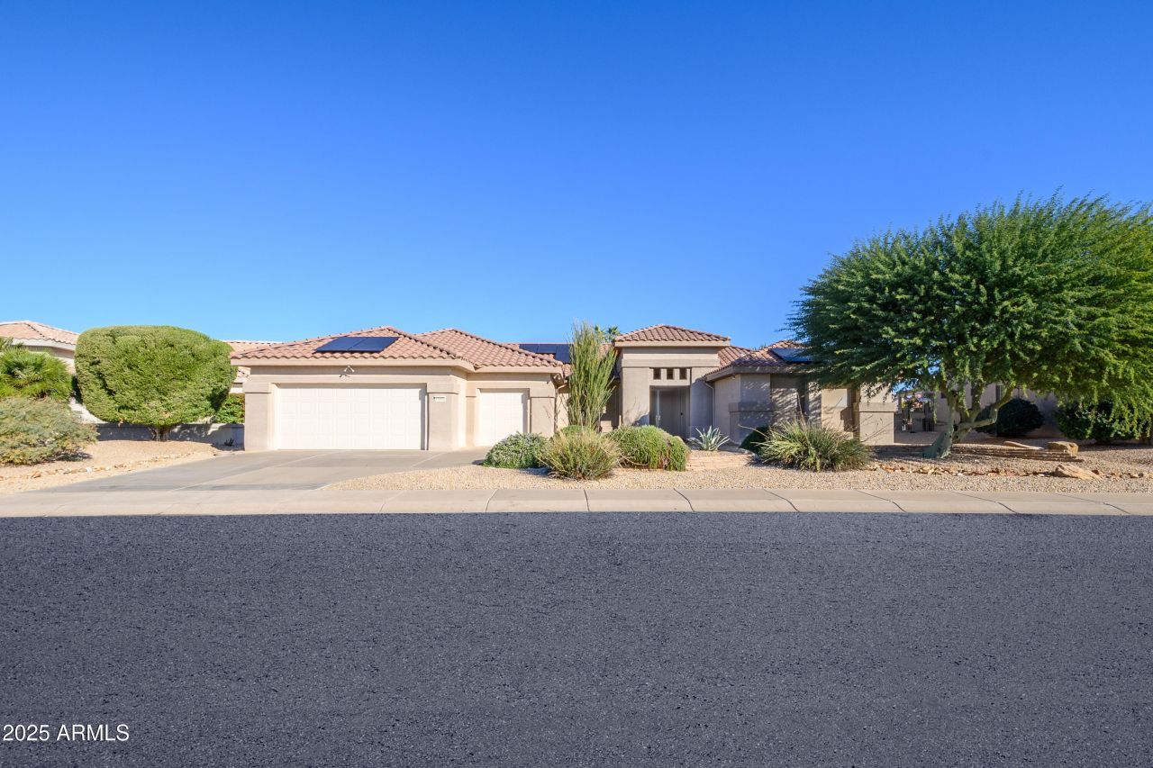 15660 W Jasper Way, Surprise, AZ 85374 Main Photo