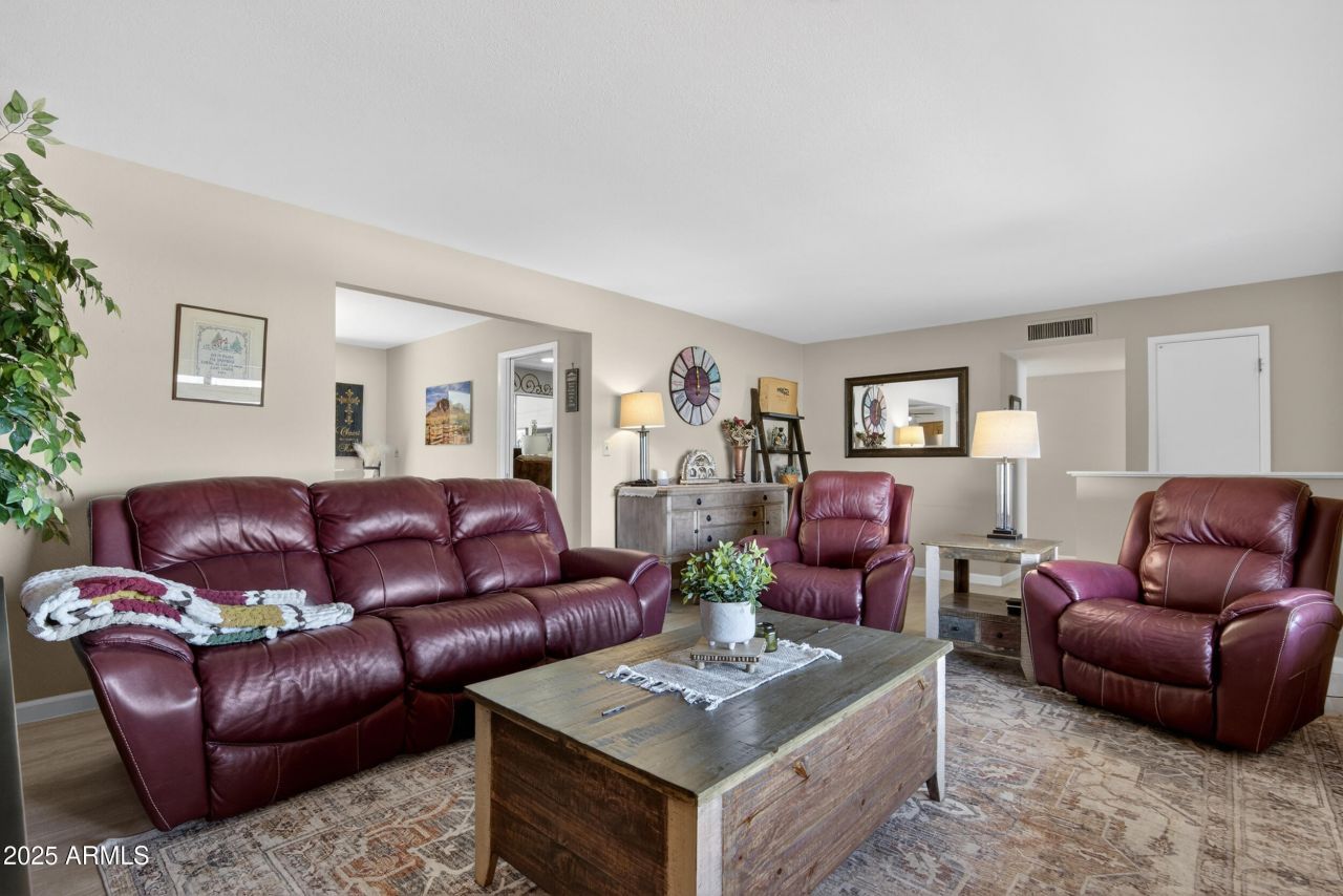 649 N 61st Place, Mesa, AZ 85205 Main Photo