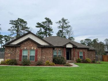 26 E Yellowstone, Hattiesburg, MS 39402