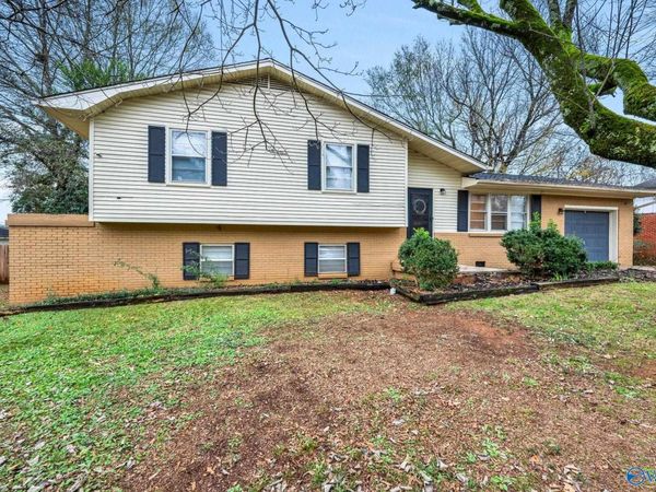 9021 Craigmont Road SW, Huntsville, AL 35802