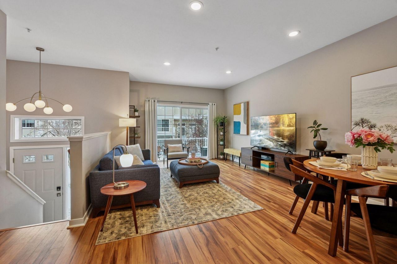 588 Willoughby Way W, Minnetonka, MN 55305 Main Photo