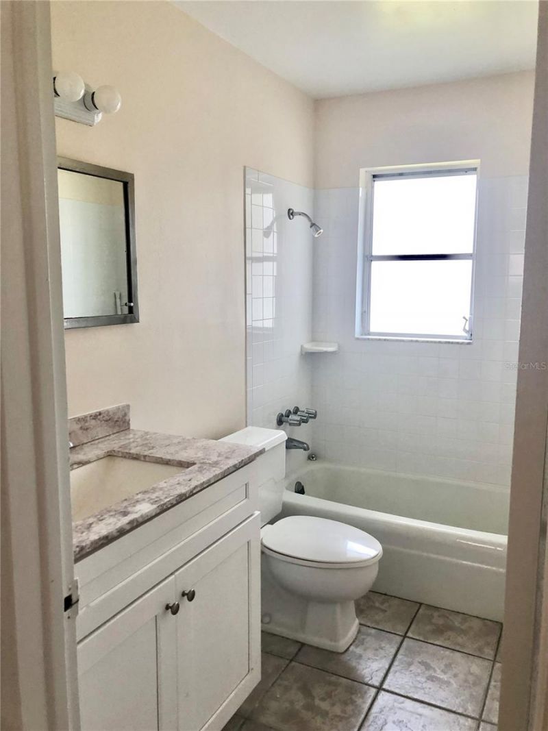 804 67th Avenue Terrace W, Bradenton, FL 34207 Photo