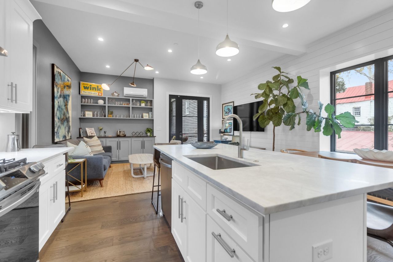 7 Carrere Court Photo 10