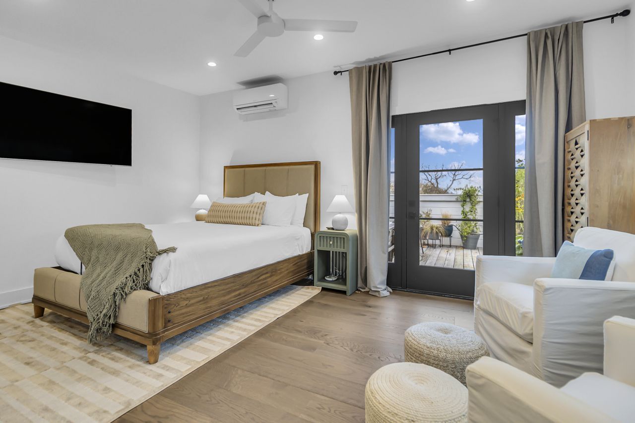 7 Carrere Court Photo 16