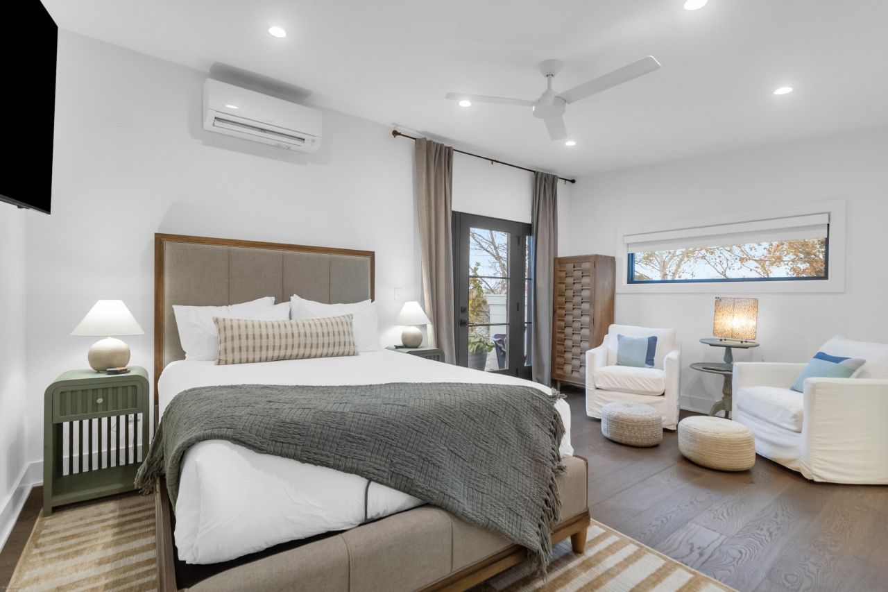 7 Carrere Court Photo 17