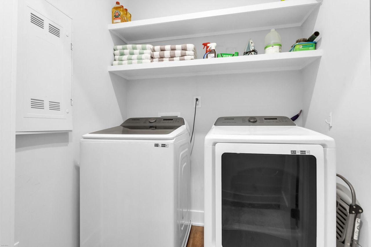 7 Carrere Court Photo 31