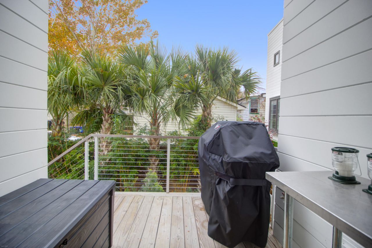 7 Carrere Court Photo 35