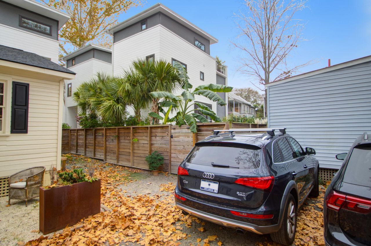 7 Carrere Court Photo 43