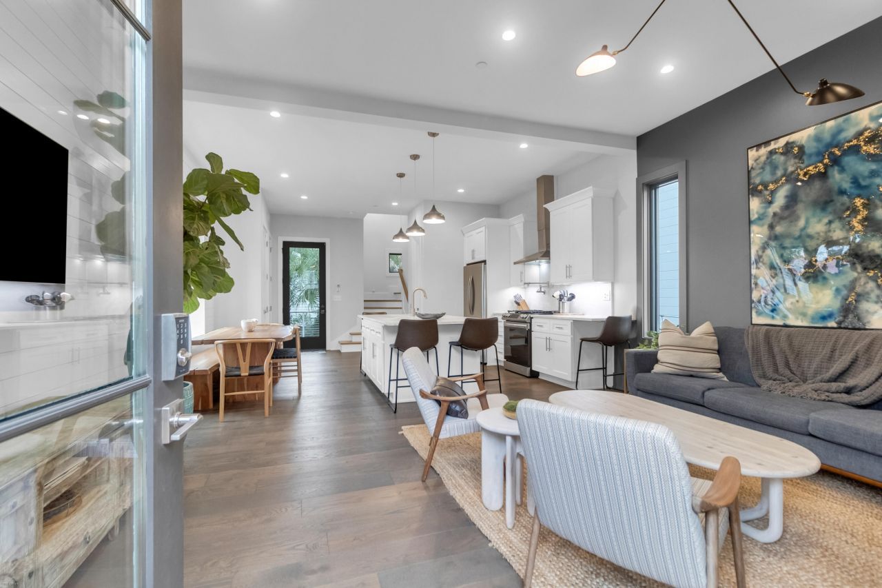 7 Carrere Court Photo 5