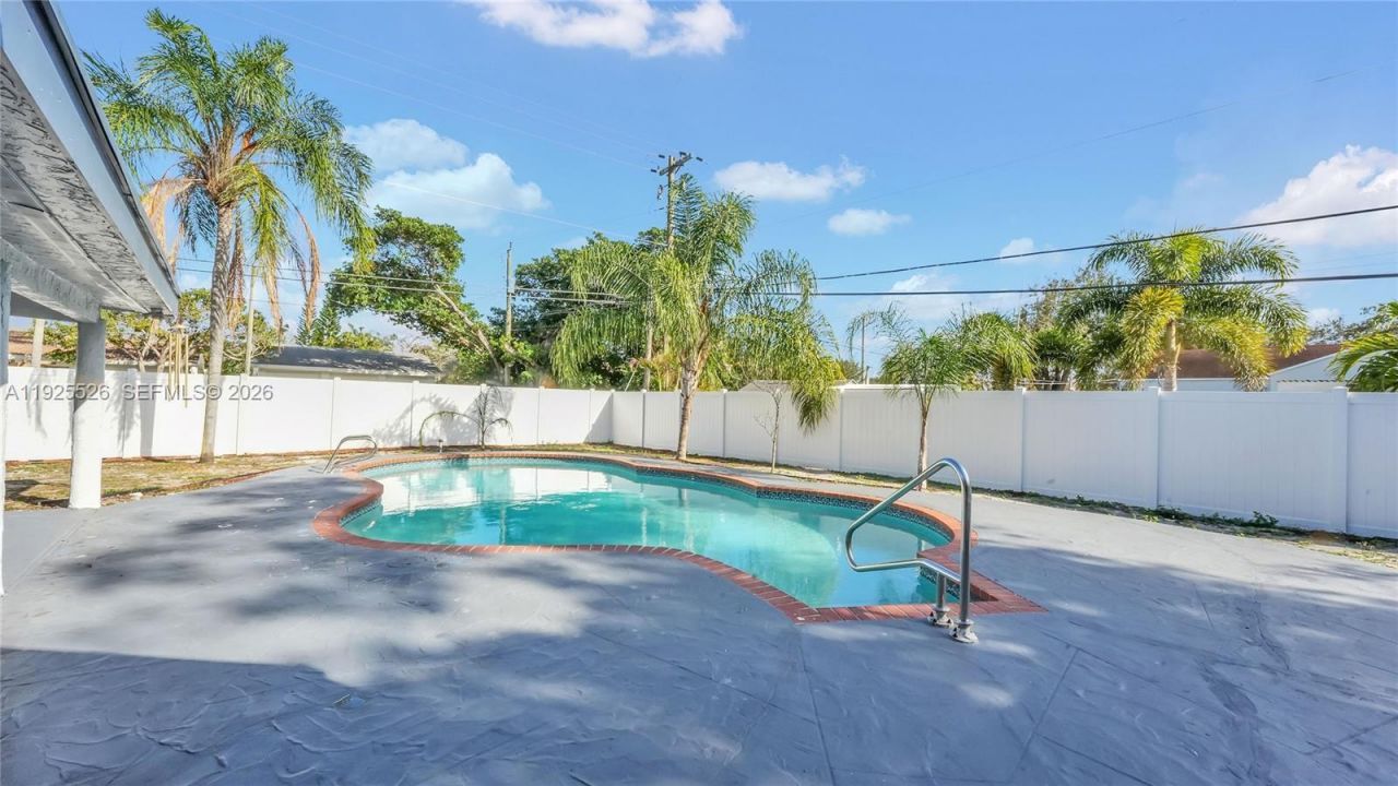 620 NE 2nd St, Pompano Beach, FL 33060 Photo