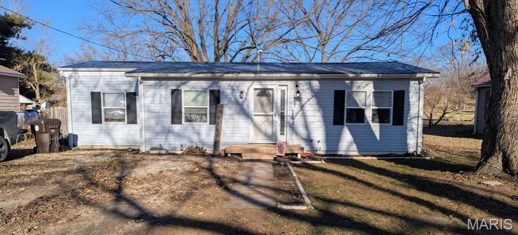 160 S Church, New Canton, IL 62356 Main Photo