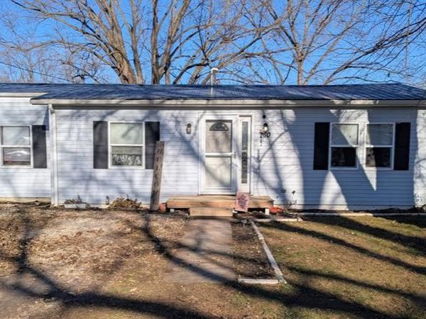 160 S Church, New Canton, IL 62356