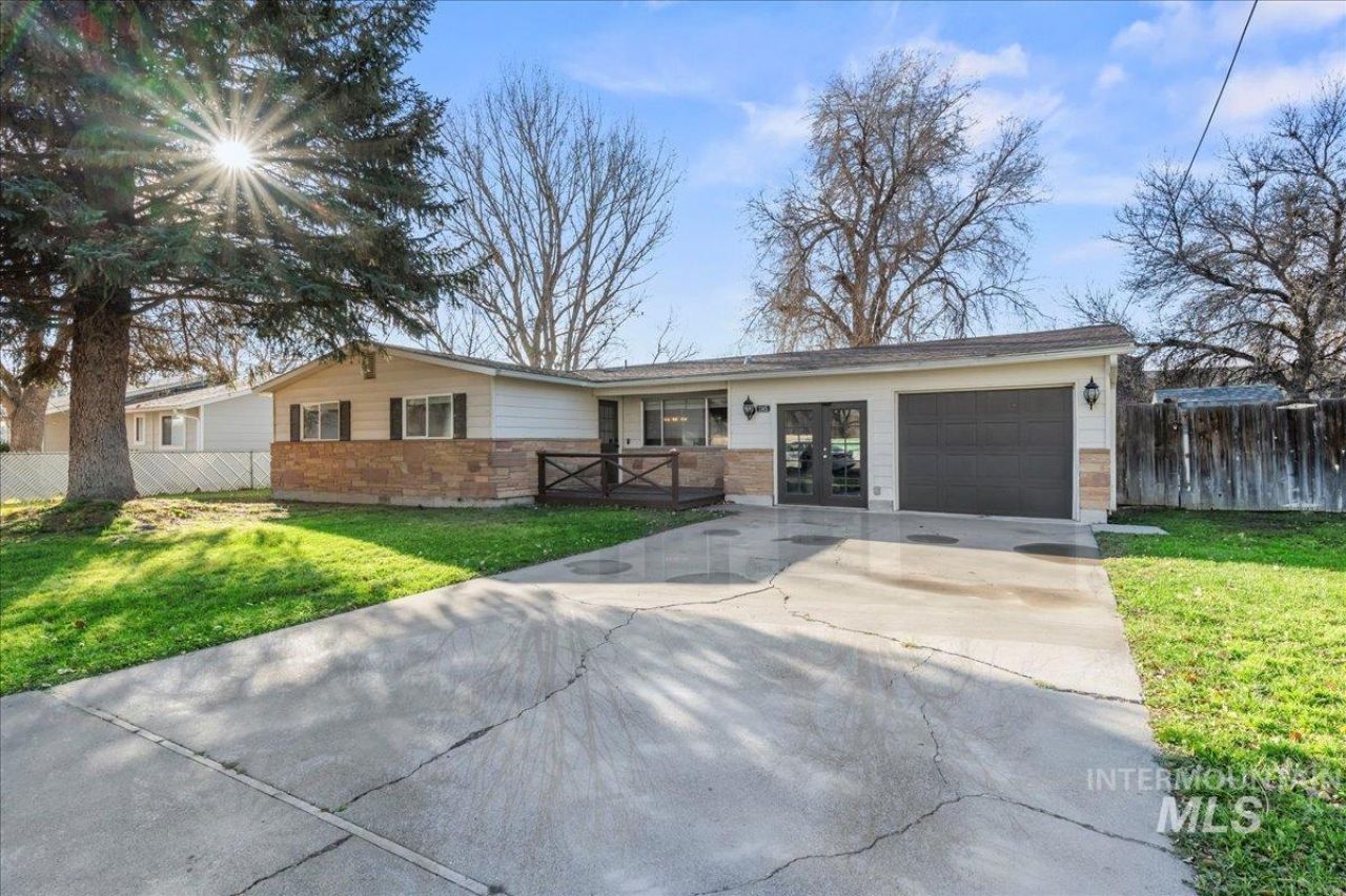 1145 S 5th West, Mountain Home, ID 83647 Main Photo