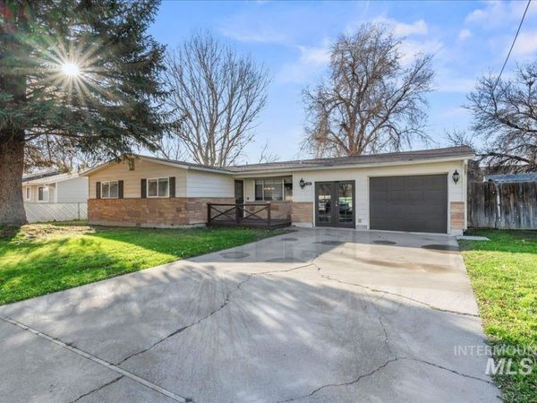 1145 S 5th West, Mountain Home, ID 83647