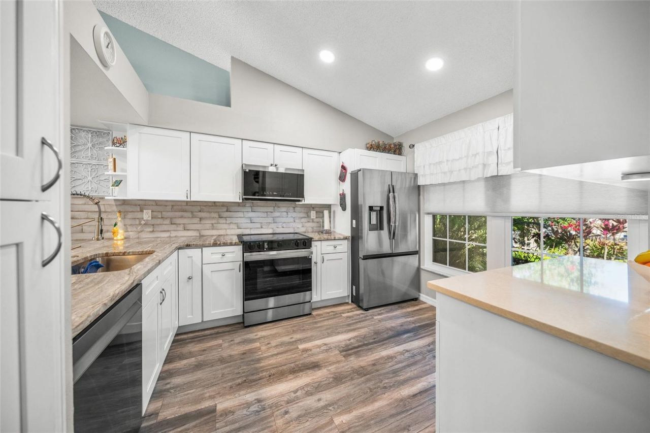 5958 Clubside Drive, Sarasota, FL 34243 Photo