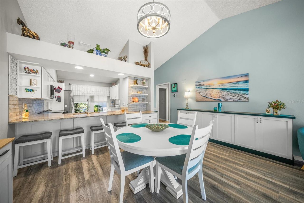 5958 Clubside Drive, Sarasota, FL 34243 Photo