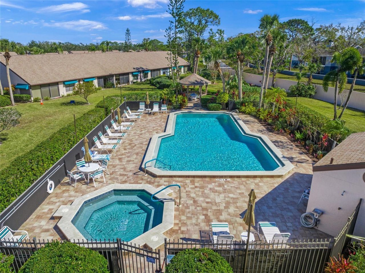 5958 Clubside Drive, Sarasota, FL 34243 Photo